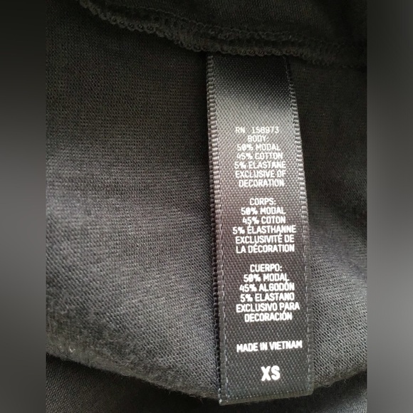 SKIMS Boyfriend Long Sleeve T-Shirt | Onyx - Picture 10 of 16